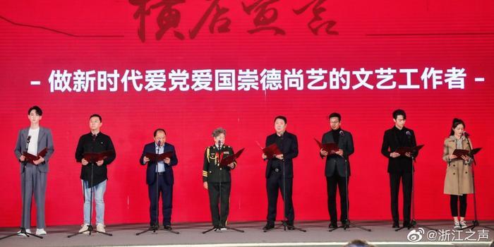 54岁李嘉欣露面!状态苍老不敢认,颜值断崖下滑,老公举动显宠溺